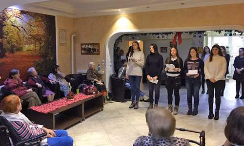Svakodnevni život u domu za stare Svakodnevni život u domu za stare uz negu i društvo