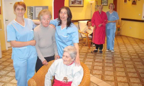 Dom za stare za osobe sa osteoporozom Dom za stare za osobe sa osteoporozom i podrškom pri kretanju